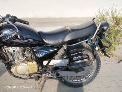 Suzuki GS 150 cc pack engine black colour