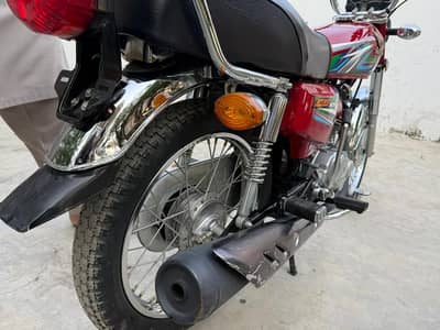 all okay bike Black colour bike 2023 model Karachi number