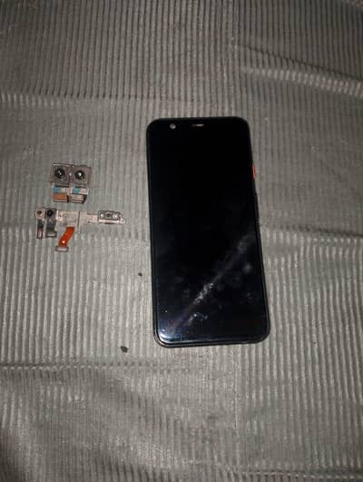 pixal 4 ka pinal hy sath forunt back camra  pinal main chota sa dot hy