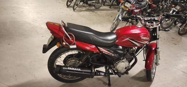 Yamaha ybz 125 red color