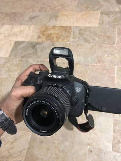 Canon 700D + original battery and charger and 18-55 lense