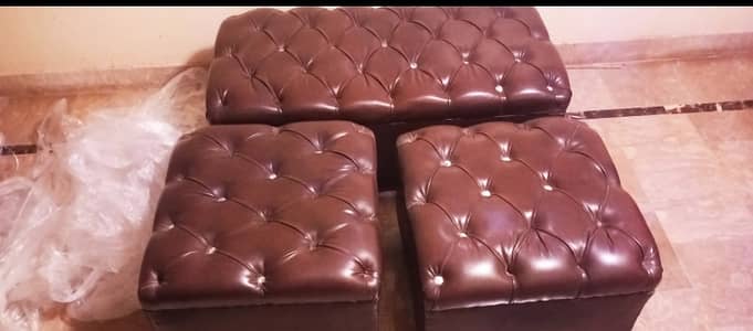 2-Seater Settee and two puffy