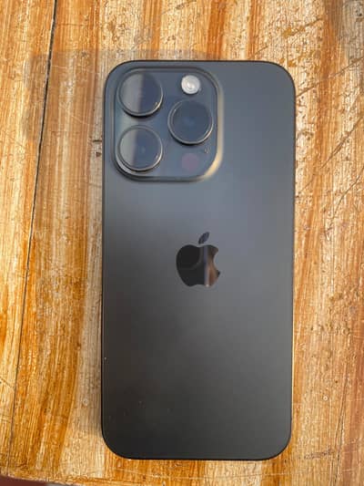 iPhone 15 pro black titanium