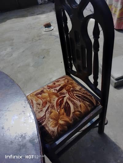 dining round table with 6 chair