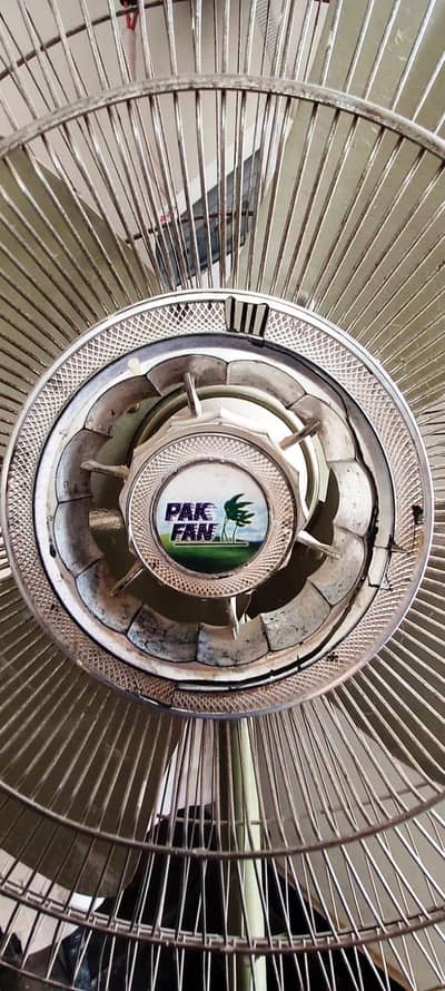 Pak Fan Pedestal Fan in good working condition - 100 pct Copper