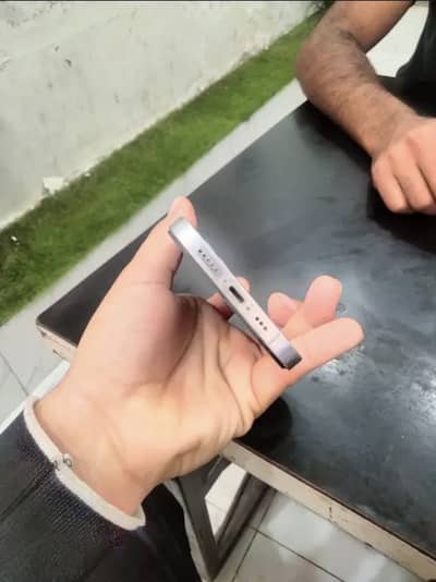 iPhone 12pro 128GB super clean kit