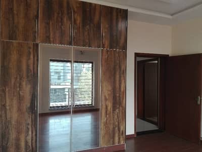 A Stunning House Is Up For Grabs In Wapda Town Phase 1 - Block G3 Lahore