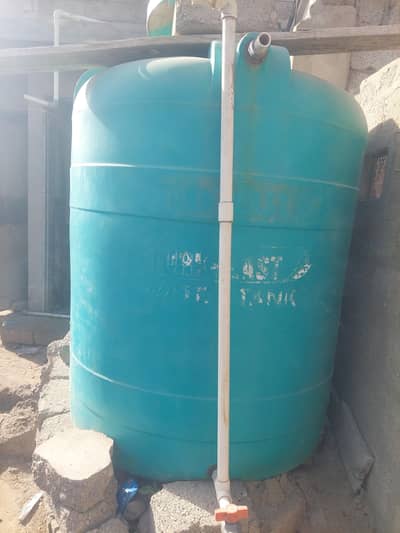 400 Gallon Plastic Water Tank For Sale – Good Condition