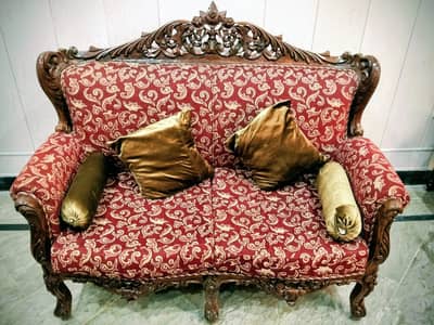 7 seater Chinioti Sofa Set (3+2+1+1 seate +3 table's . . . urgent sale