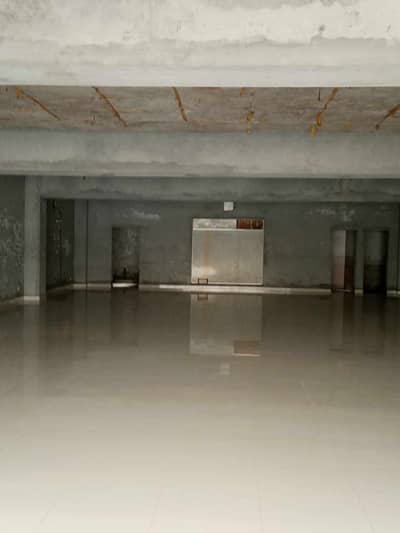Ground Floor Hall Shop for Rent in Gulberg Main Raod Very Hot Location Very Rushi Area for Pharmacy | Food Point | Beauty Saloon | Clinic | Grocery Store | Bakary | Dollar Shop | Restaurant | Coffee Shop | Ice cream Shop | Etc