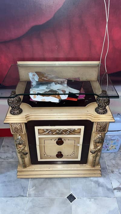 Bedroom set w/o Almirah & Mattress