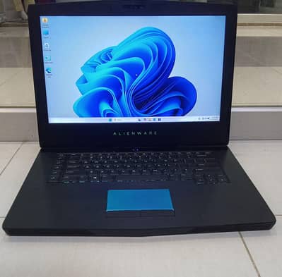 •Dell Alienware 15 R3 Gaming laptop m