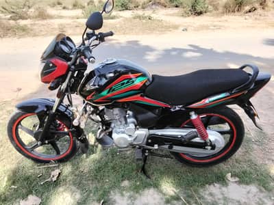 Honda CB125f 2023 model Punjab register.  O3O8-56-88-797.