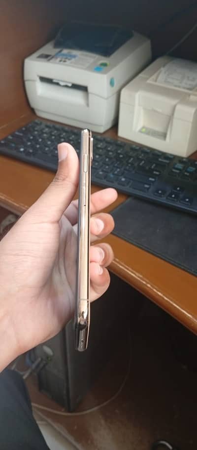 iPhone xs max pta aproved