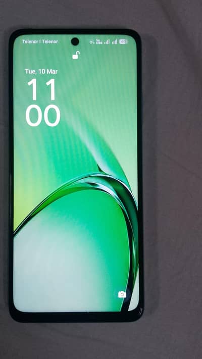 8/256 Good new  condition no damage