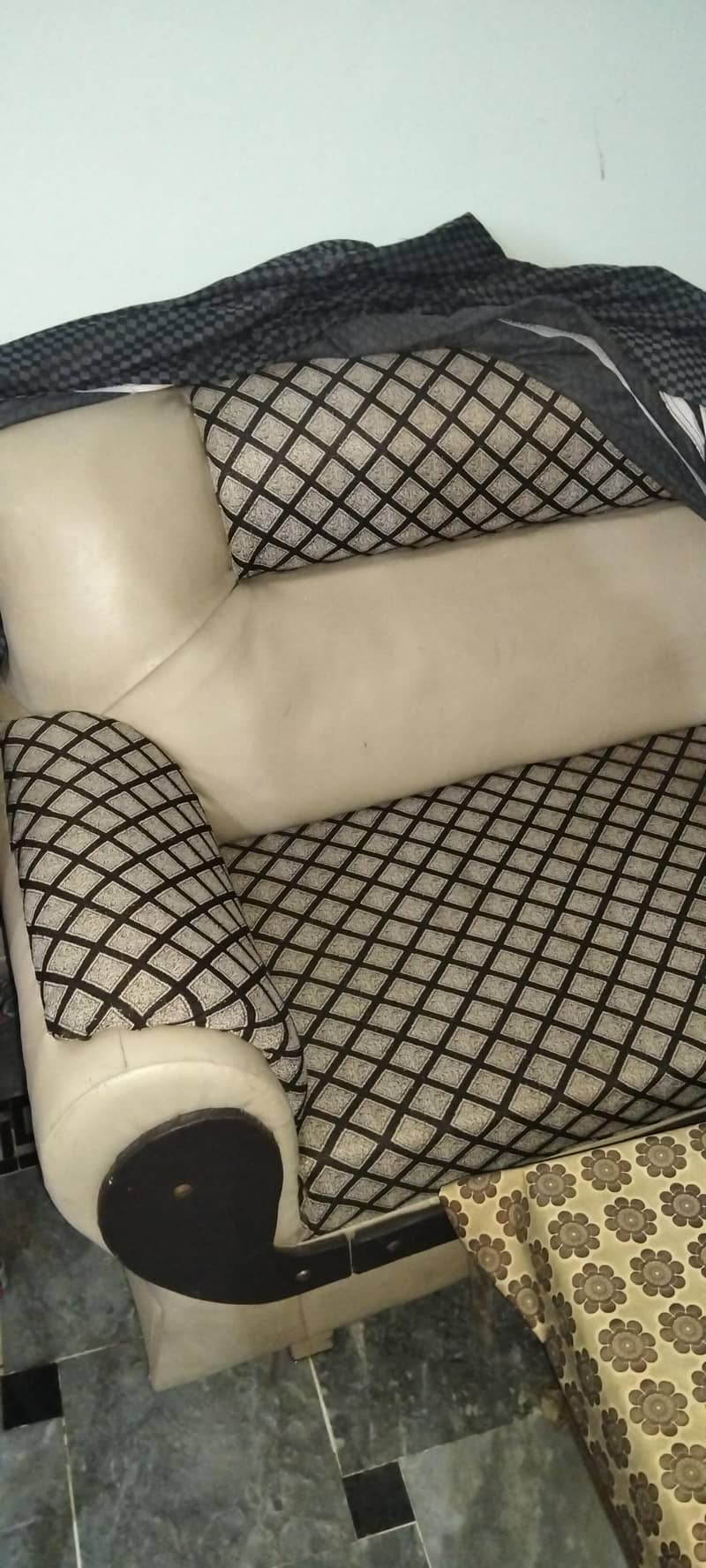 sofa set new codiction 1