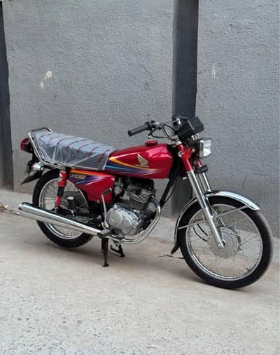 Honda CG125 Bike with dacument WhatsApp 03232123121
