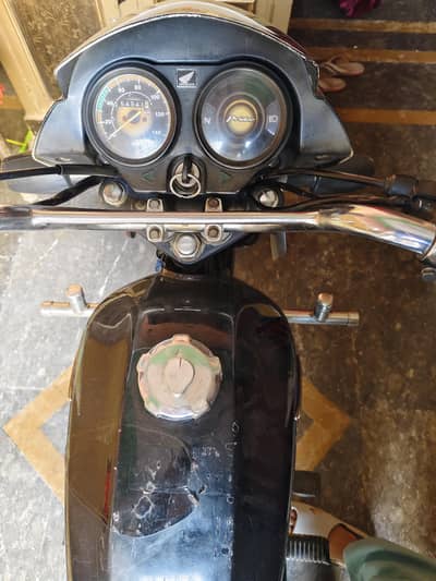 Honda pridor black color