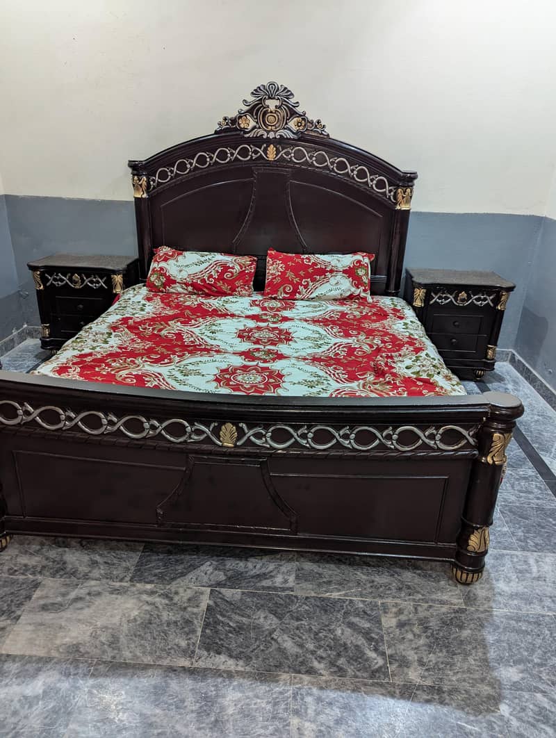 bed dressing 2 sidtable 0