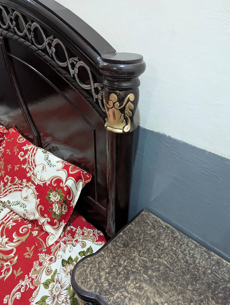 bed dressing 2 sidtable 3