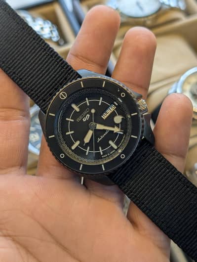 Seiko 5 men watch automatic back glass