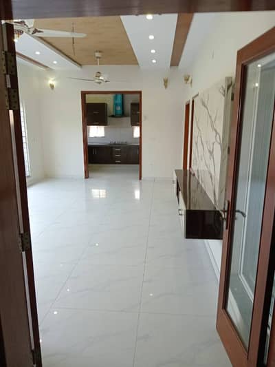 10 Marla Non Furnished Upper portion For Rent In Bahria Town Lahore