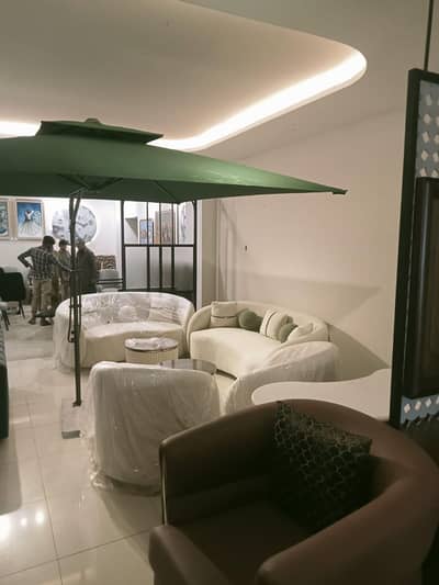 side poll umbrella square