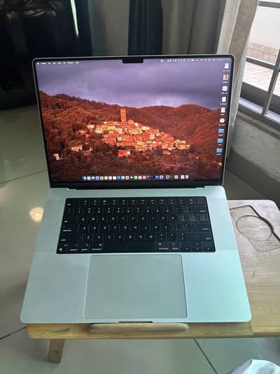 MacBook Pro 2021 16" | 16GB RAM | 1TB SSD | M1 Pro (Apple Silicon)