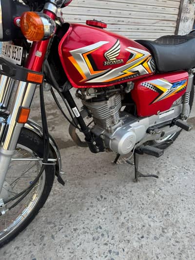 Honda CG 125 model 2025 Red 10/10 urgent sale
