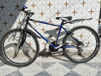 Giant road cycle with gears for sale (Urgent)