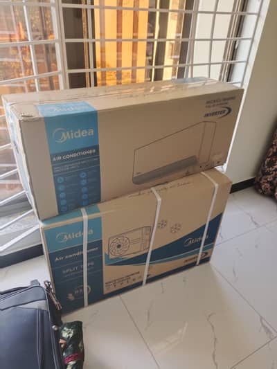 MIDEA 1.5 Ton Breezless