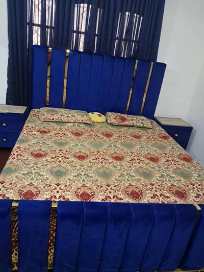 King size bed with side tables