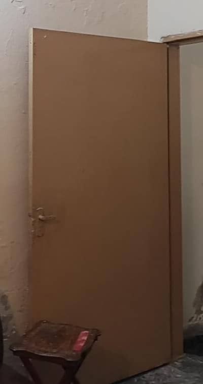 1 room and 2 washroom doors