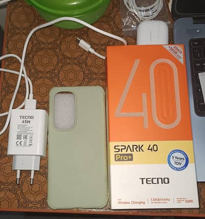 Tecno spark 40 pro+