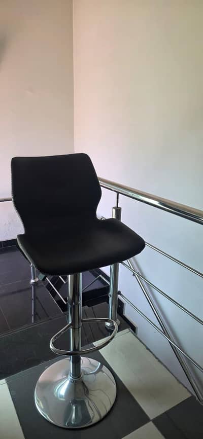 6 stools for urgent sale: 10,000 for one