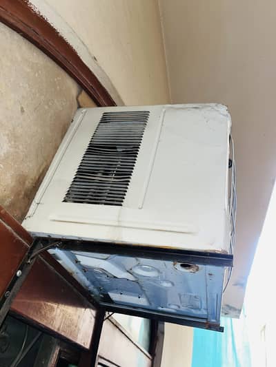 Panasonic 0.75 ton ac in working condition