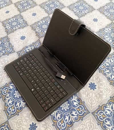 Universal Tablet Keyboard Case – USB Keyboard Cover for 7–10” Tablets