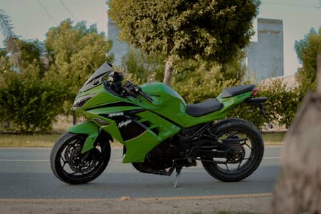 Kawasaki zx 300 (4 cylinder swapped)