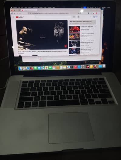 Has both Mac os and Windows installed in it