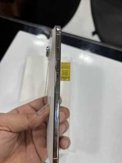 17 air 256 GB full 2 year warranty 10/10  100% health