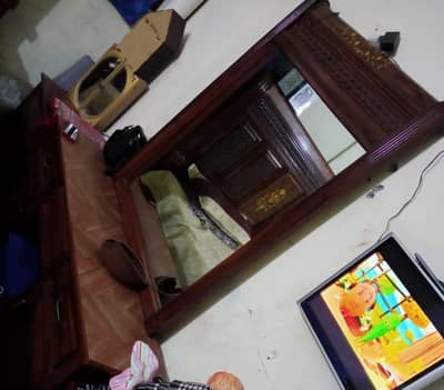 wardrobe & dressing table