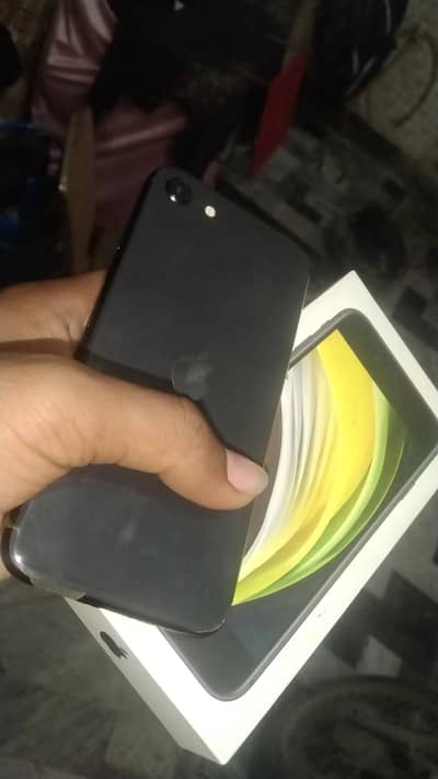 iphone se 2020 with box 95health water pack