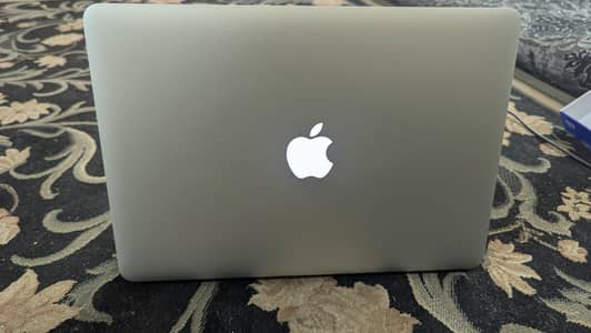Urgent sale Macbook Air 2017  i5