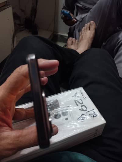 vivo y29  8+8 128 with box and charger  all ok 3 4 month warrenty