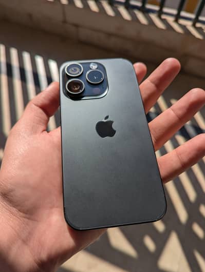 iPhone 15 Pro JV – 10/10 Condition – Box – BH 88% – Black