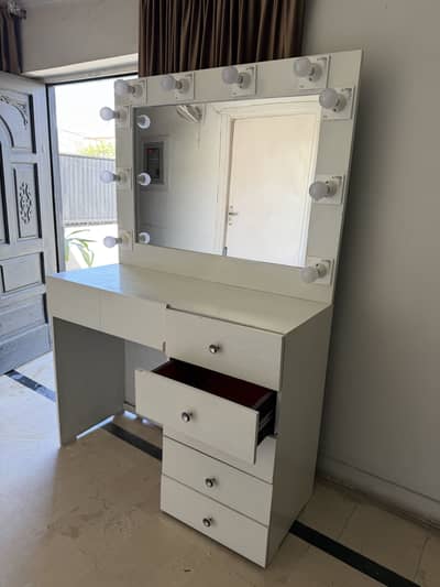 Dressing table at throw away price.