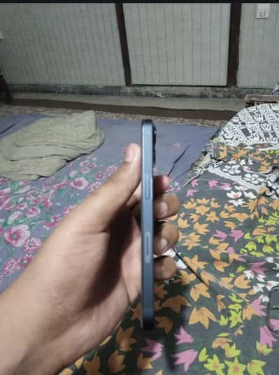 iPhone 13 factory unlock