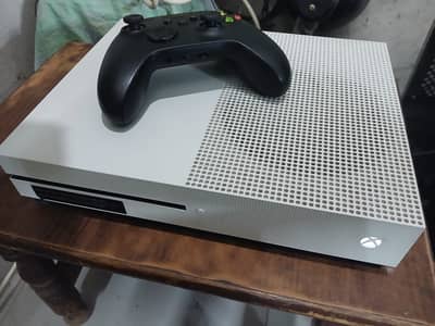 Xbox One S 1TB with Series X Controller