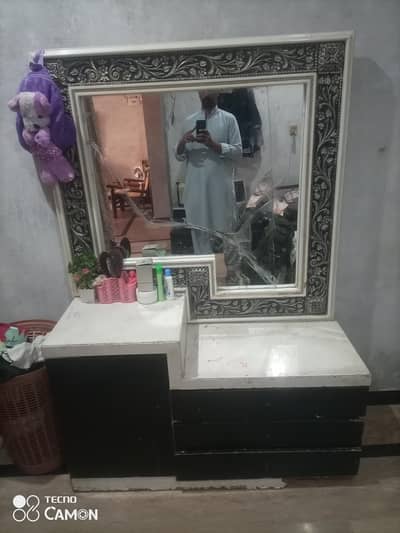 Dressing Black N White