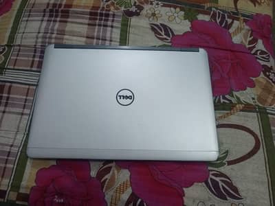 Core i7 4th gen dell latitude e7240 8gb ram 256gb SSD laptop